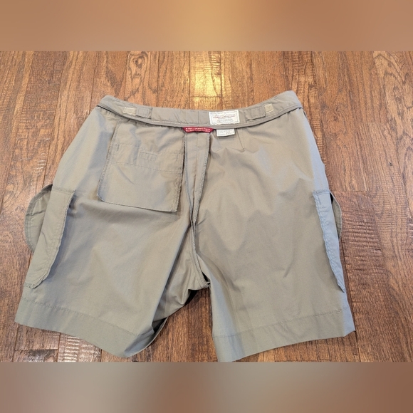 Tilley Endurables Different Drummer Womens Cargo Shorts Taupe Green Sz 16 NWOT - Picture 7 of 9